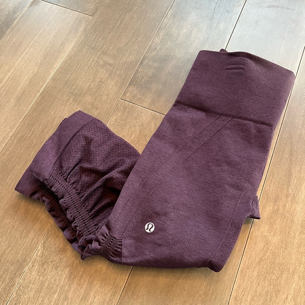 lululemon cropped EBB 4 Dark heathered Purple Pants